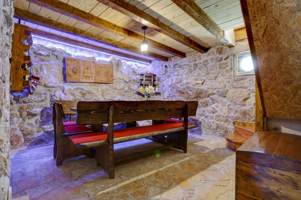 Отель Rustic Stone House Bajeli With Jacuzzi Zagvozd Экстерьер фото