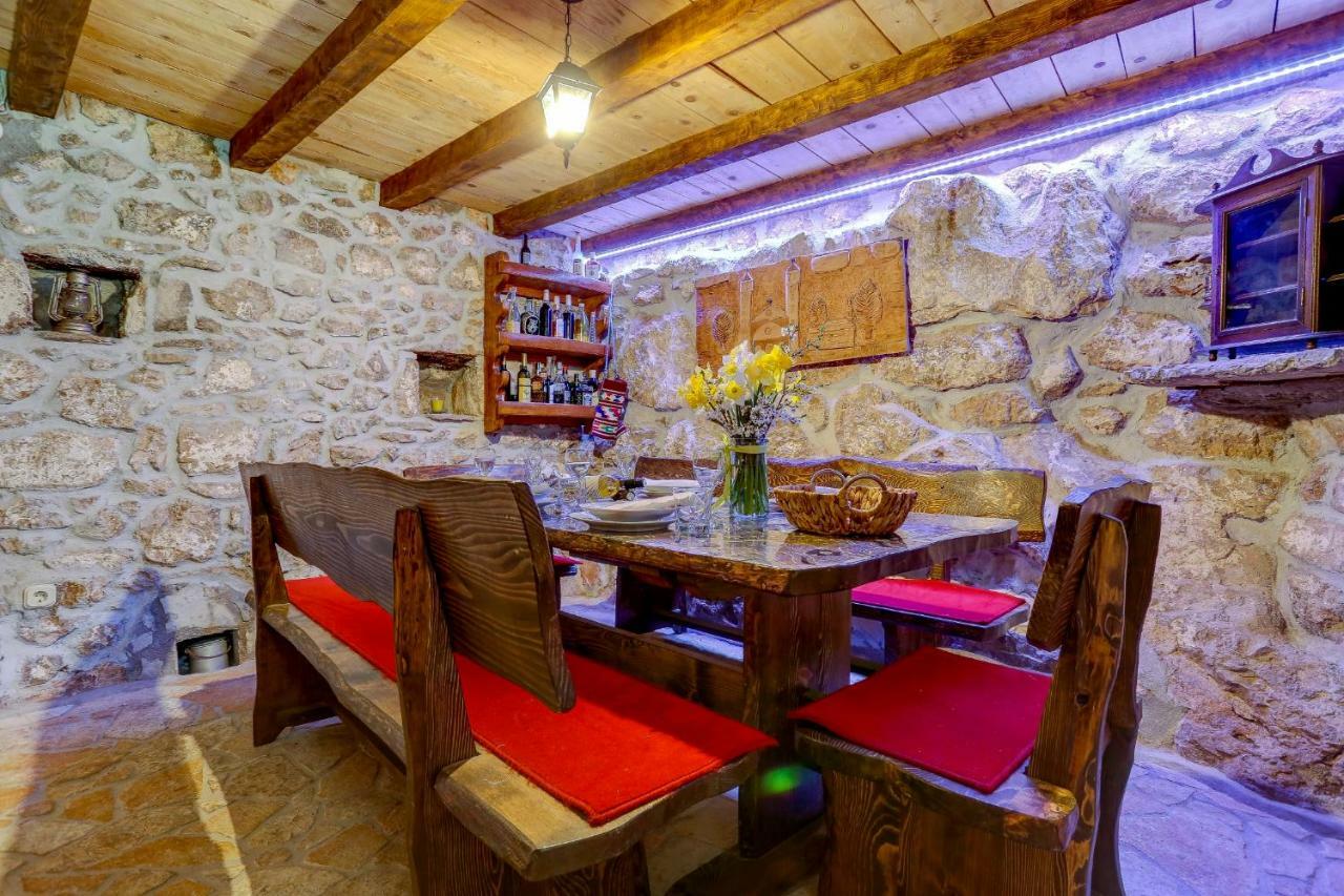 Отель Rustic Stone House Bajeli With Jacuzzi Zagvozd Экстерьер фото